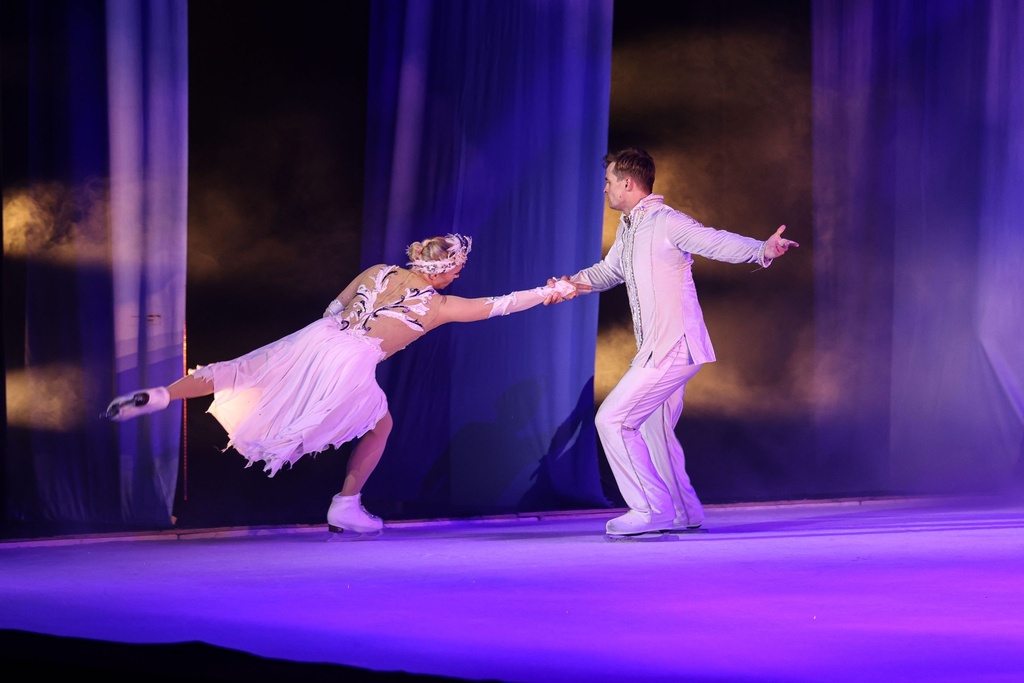 Swan Lake On Ice